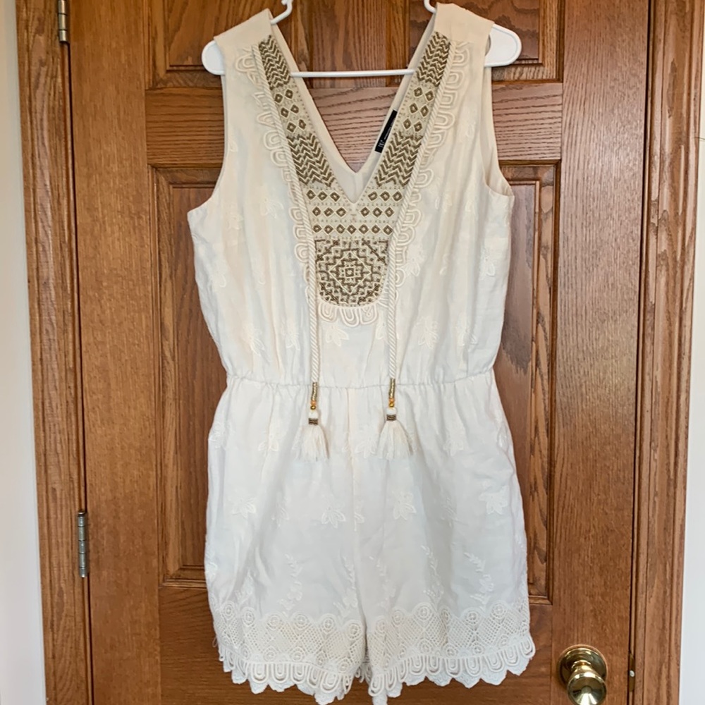 INC International Concepts Cream Embroidered V-Neck Romper nwot